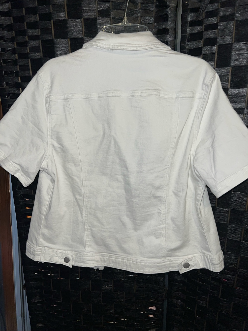Westport White Short-Sleeve Button-Down Denim Jacket - Women size L - Picture 5 of 5